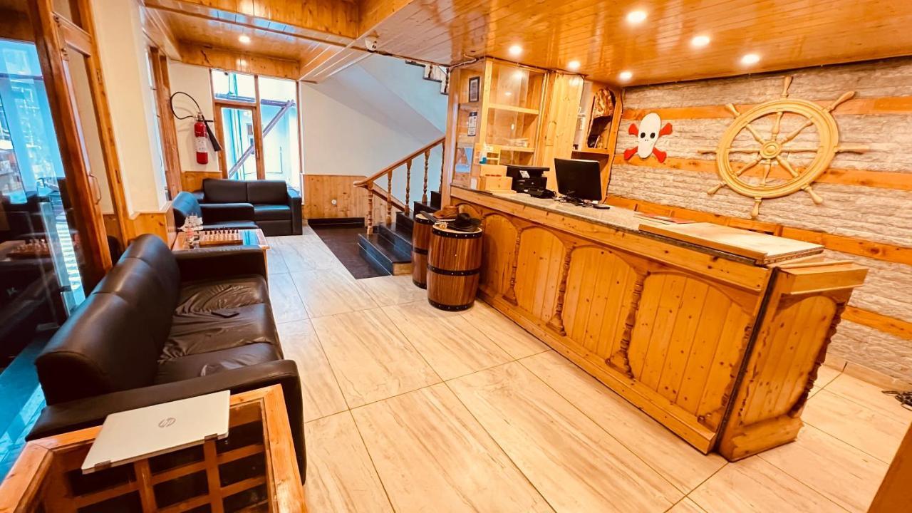 Smuggler Resort By West Western Near To Mall Road & Hadimba Temple # Swimming Pool#Free Pick From Volvo Bus Stand 马拉里 外观 照片