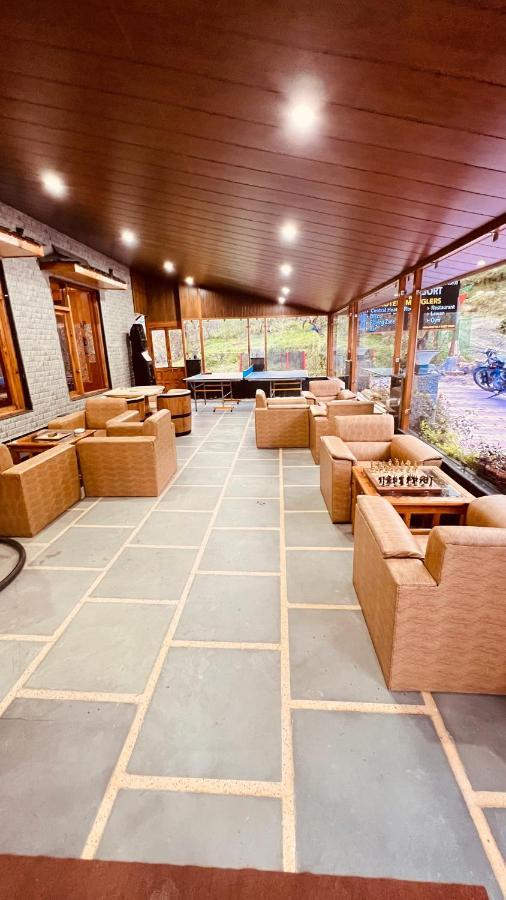 Smuggler Resort By West Western Near To Mall Road & Hadimba Temple # Swimming Pool#Free Pick From Volvo Bus Stand 马拉里 外观 照片